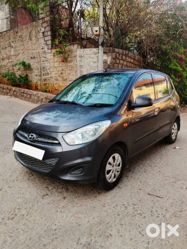 2016 Hyundai I10 - Sarojini Nagar