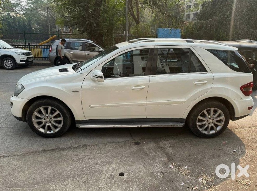 Mercedes Benz M Class Luxury Car