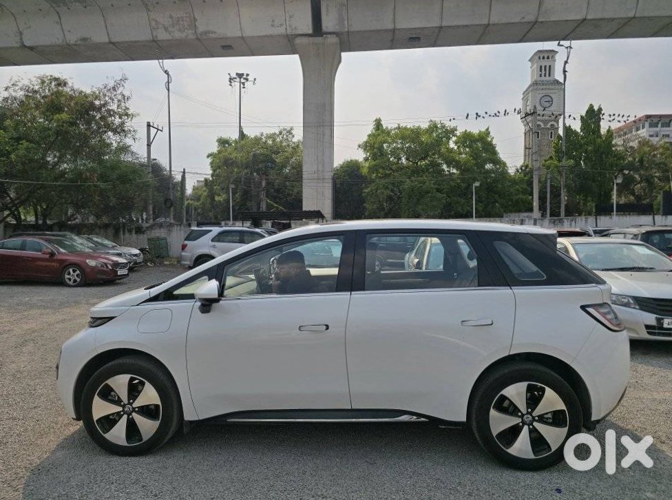 Mg Windsor Ev 2025 - Almost Untouched