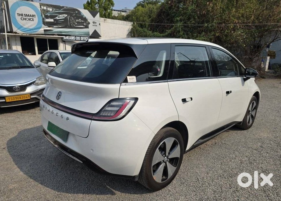 Mg Windsor Ev 2025 - Almost Untouched