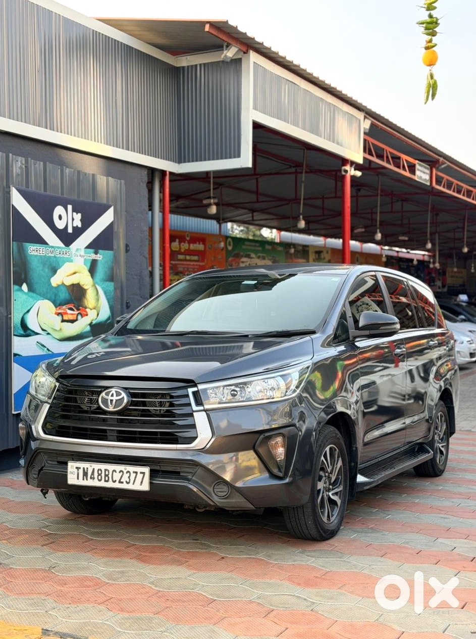 Toyota Innova Crysta 2022 - Premium Family Car