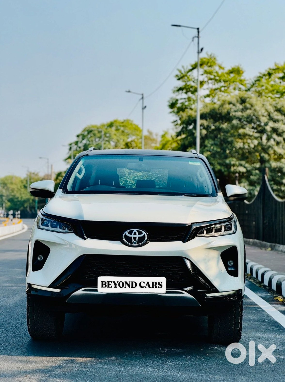 Urgent!! 2017 Toyota Fortuner Legender | ₹2905k | 98,672km | Diesel | Manual