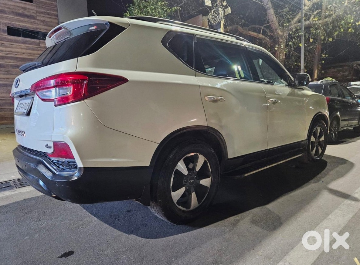 2019 Mahindra Alturas G4 - Cng Manual
