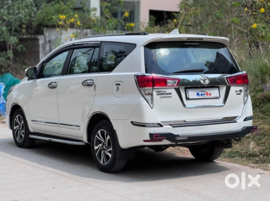 Innova Crysta Petrol 2017 - Shifting City