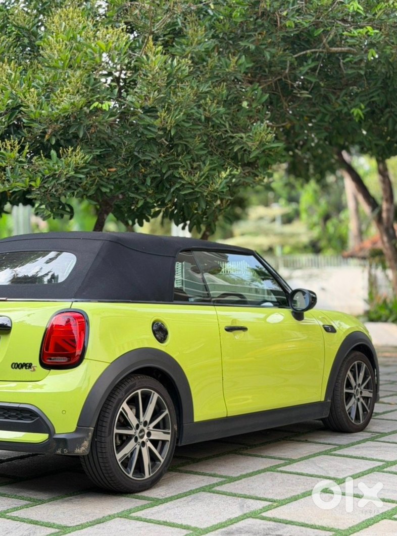 Mini Cooper Convertible - Luxury Drive