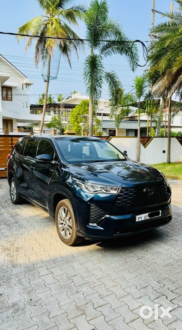 Toyota Innova Hycross 2023 - Premium