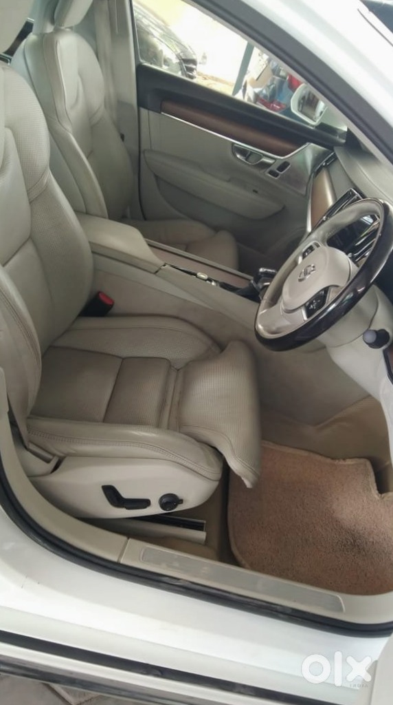 Volvo S90 2019 | Premium Sedan