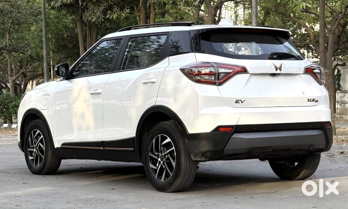 2024 Mahindra Xuv400 Cng Manual - Going Abroad Need Fast Sale