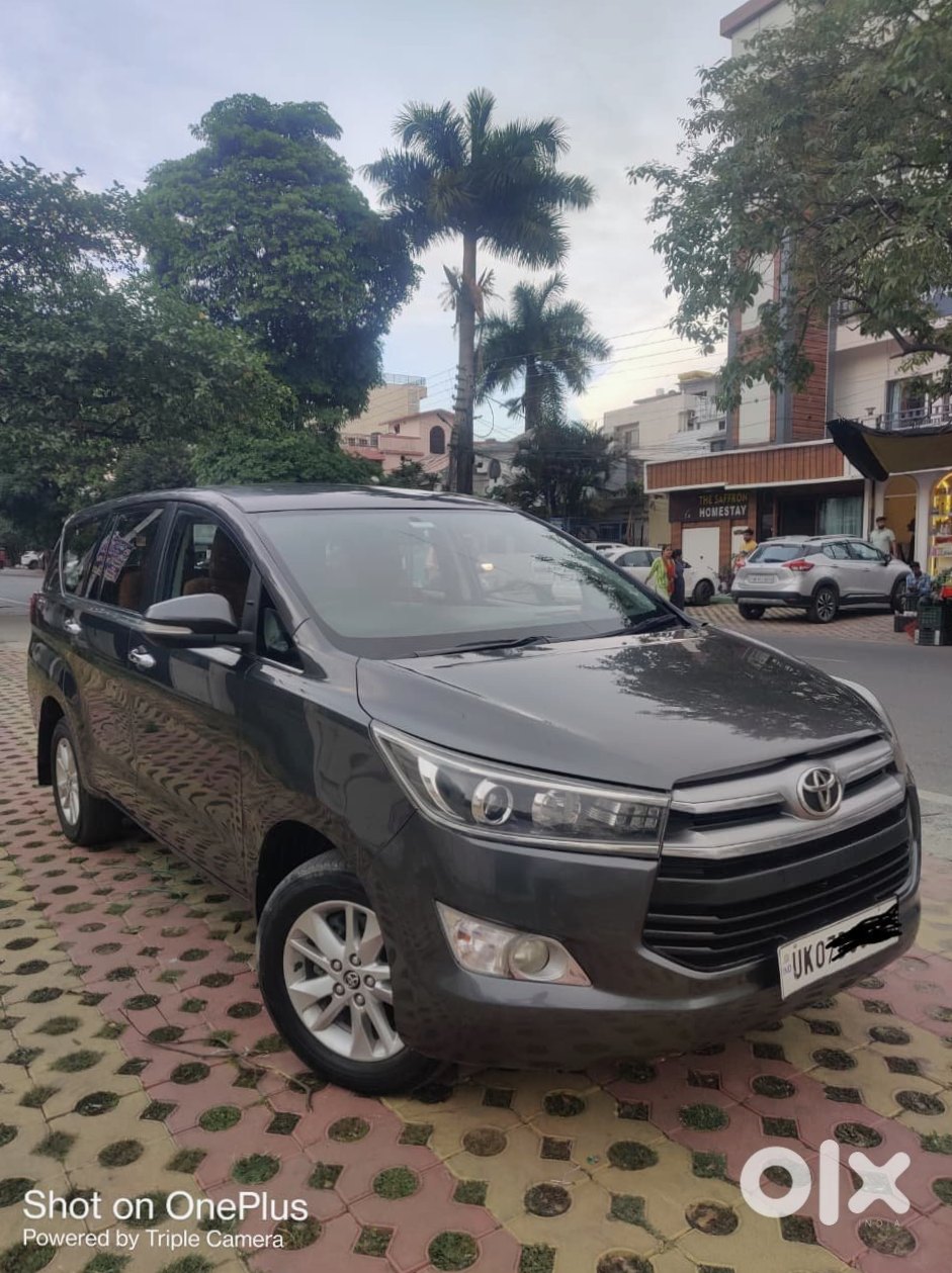 2016 Toyota Innova Crysta