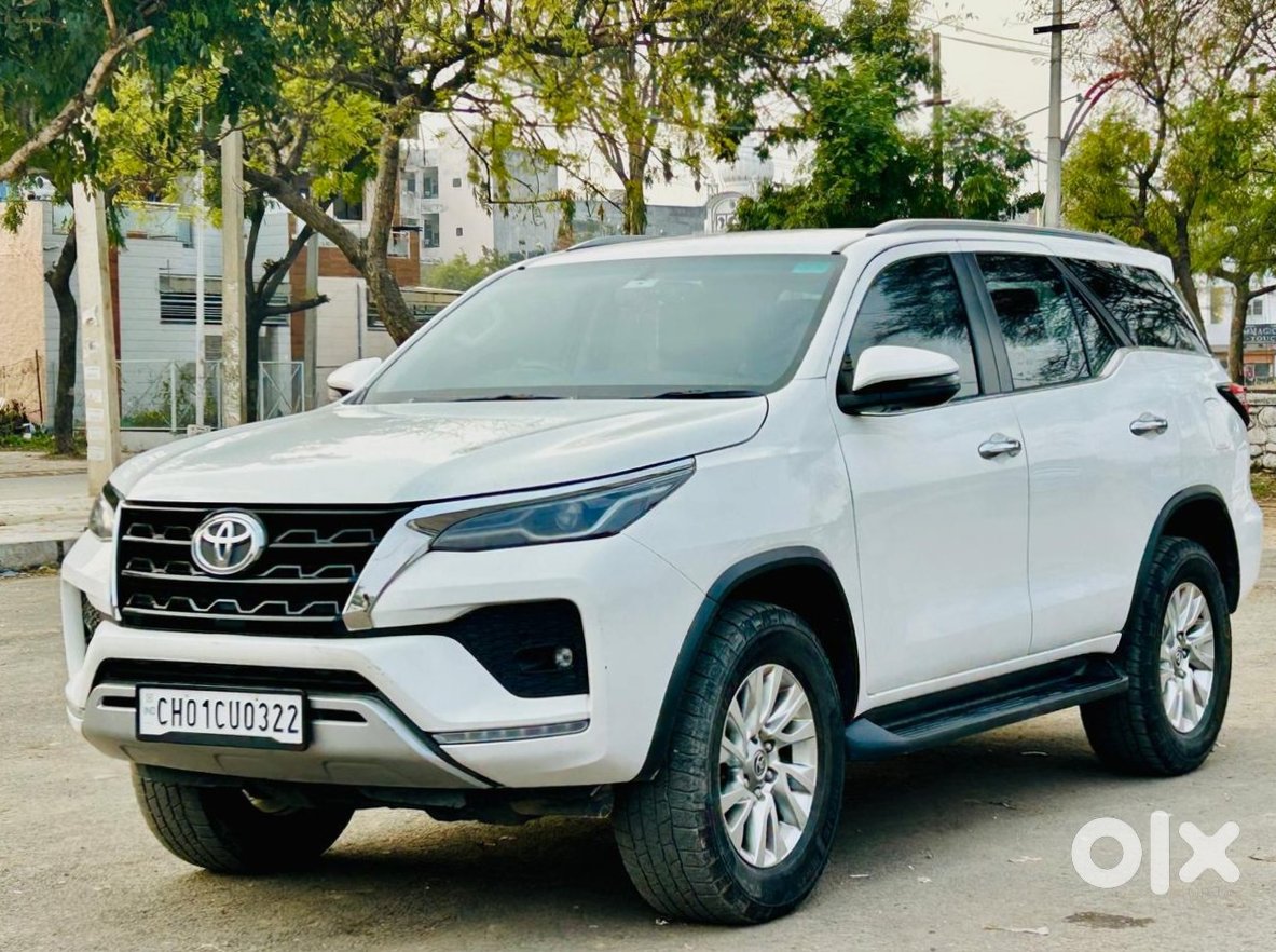 Selling Toyota Fortuner 2015