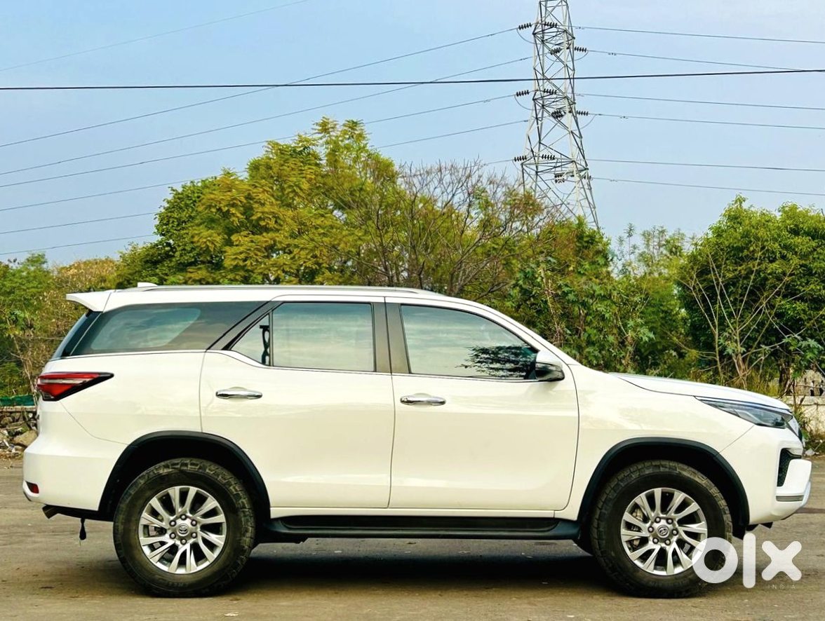 Selling Toyota Fortuner 2015