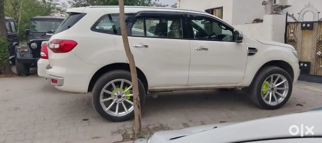 Ford Endeavour 2015 - Last Offer