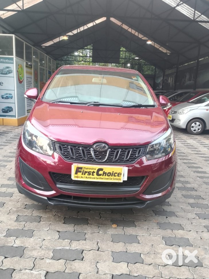 Mahindra Marazzo Family Van