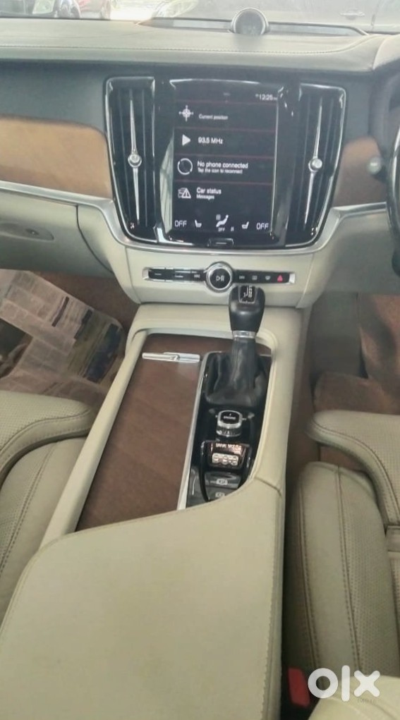 2017 Volvo S90 Premium Sedan | Owner Shifting Abroad