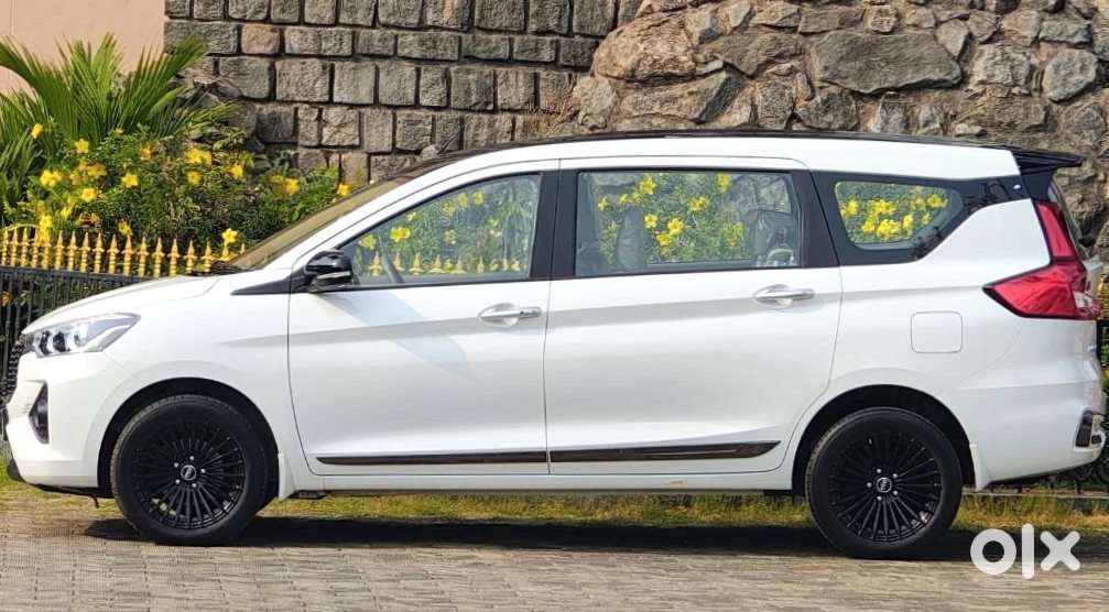 Toyota Rumion 2023 Luxury Mpv