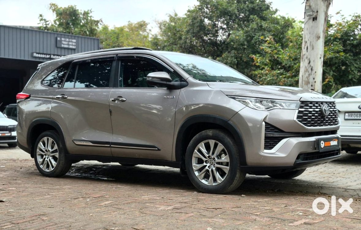 2024 Toyota Innova Hycross - Family Car