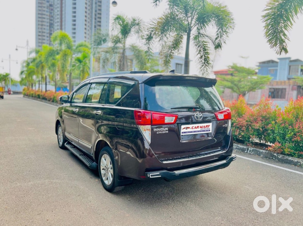 Toyota Innova Crysta 2019 Petrol - Family Used