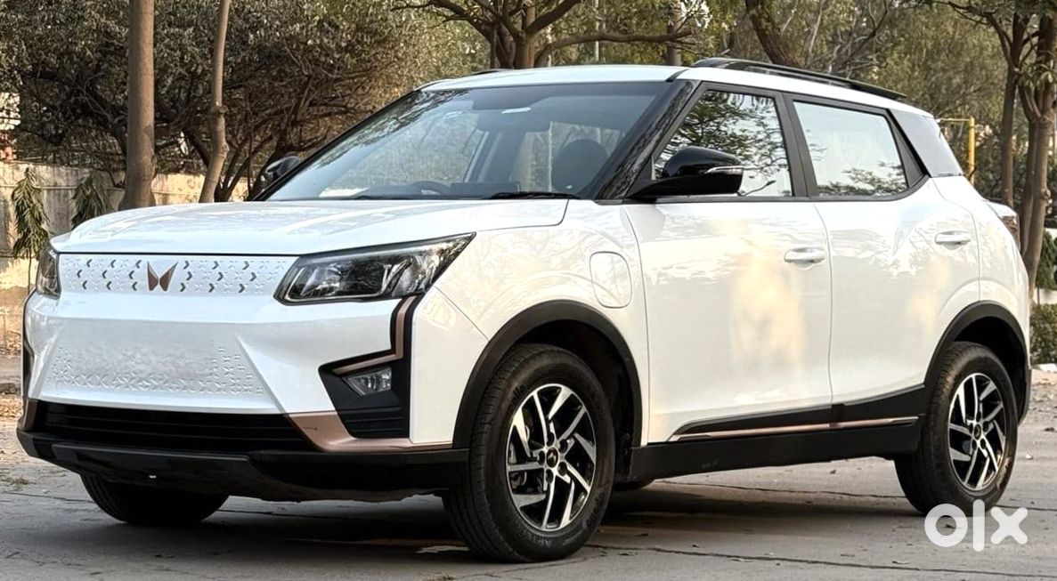 2023 Mahindra Xuv400 | Nearly New | Petrol Manual