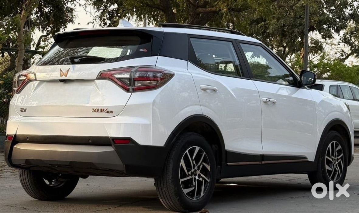 2023 Mahindra Xuv400 | Nearly New | Petrol Manual