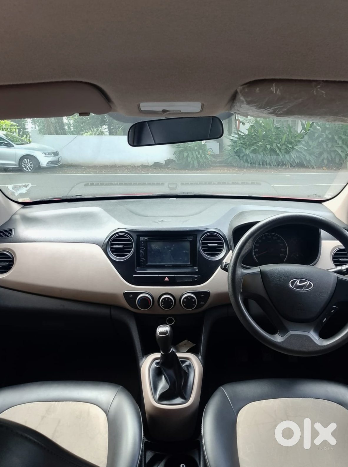 Hyundai Grand I10 Petrol - Navi Hai!