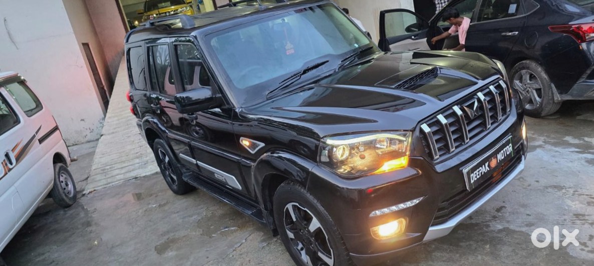 Mahindra Scorpio Classic 2019 Petrol Manual