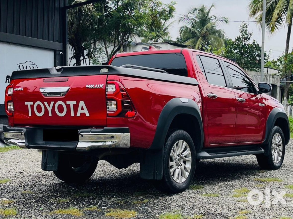 Urgent - Toyota Hilux 2025