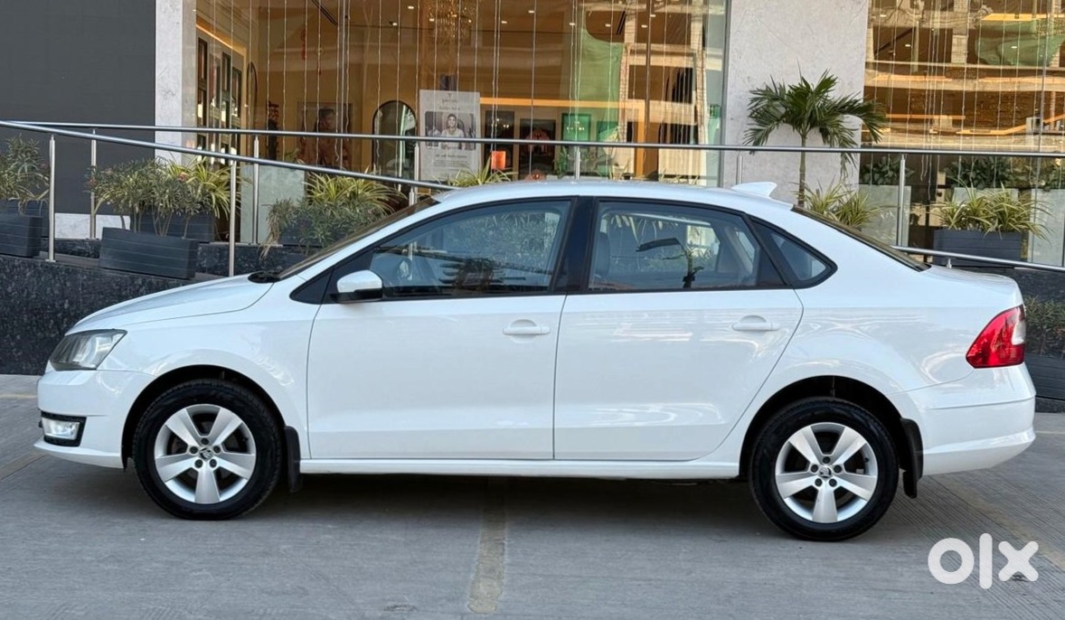 Skoda Rapid Petrol Manual 2011