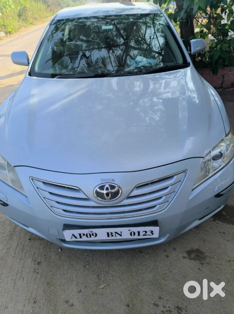 2011 Toyota Camry - Manual Petrol