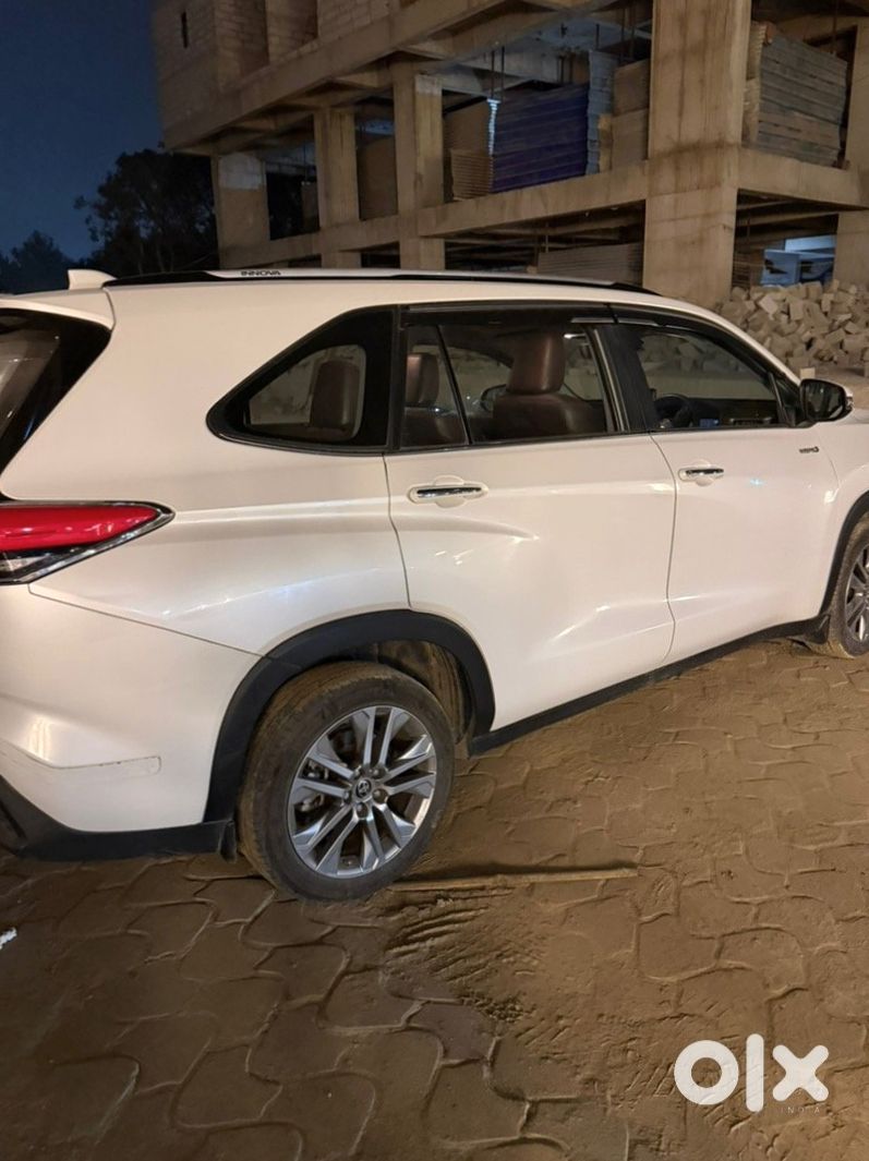 Toyota Innova Hycross 2024 Petrol